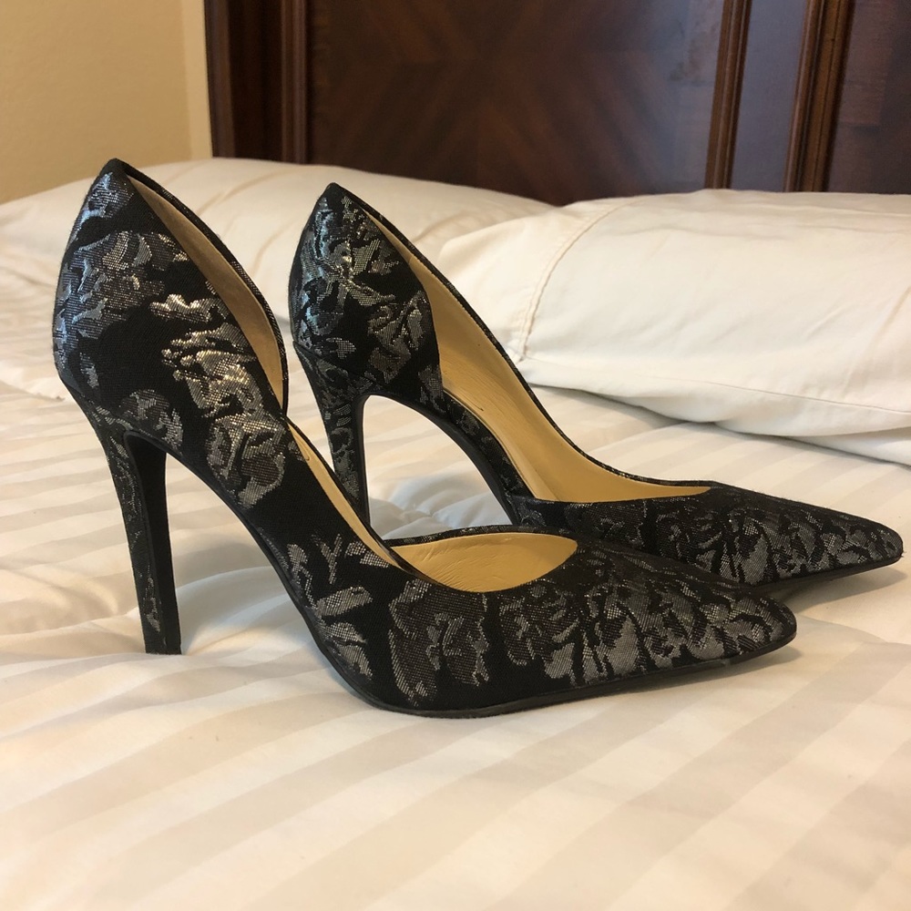 Jessica Simpson heels. Beautiful. Like new.